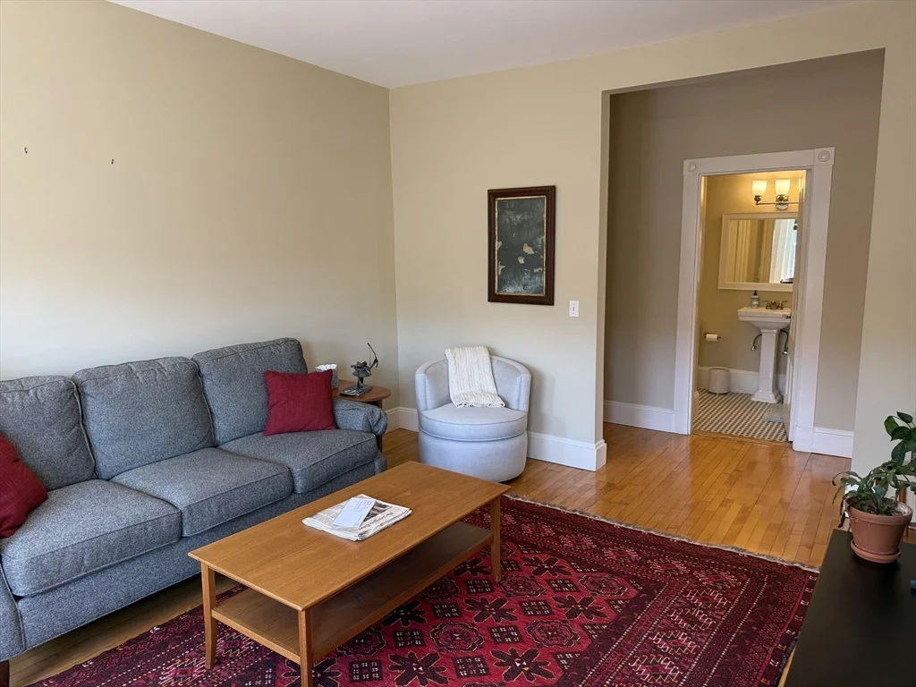 128 Magazine St, Cambridgeport
