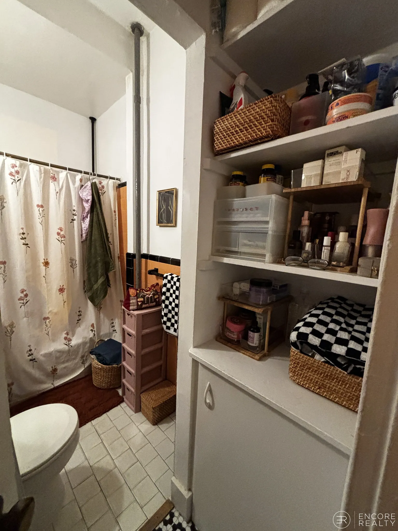 16 Davis Ave, Emerson Gardens