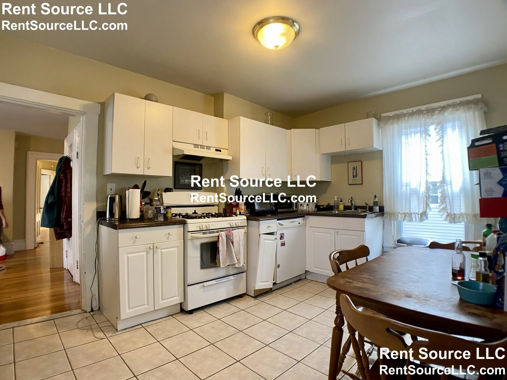 271 Highland Ave, Powder House Square