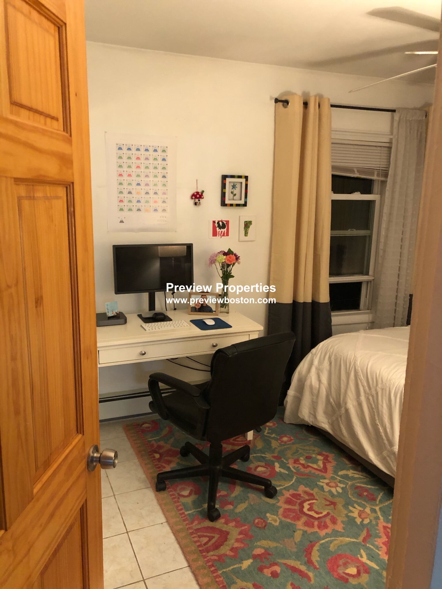 8 Starr Ln, Jamaica Plain