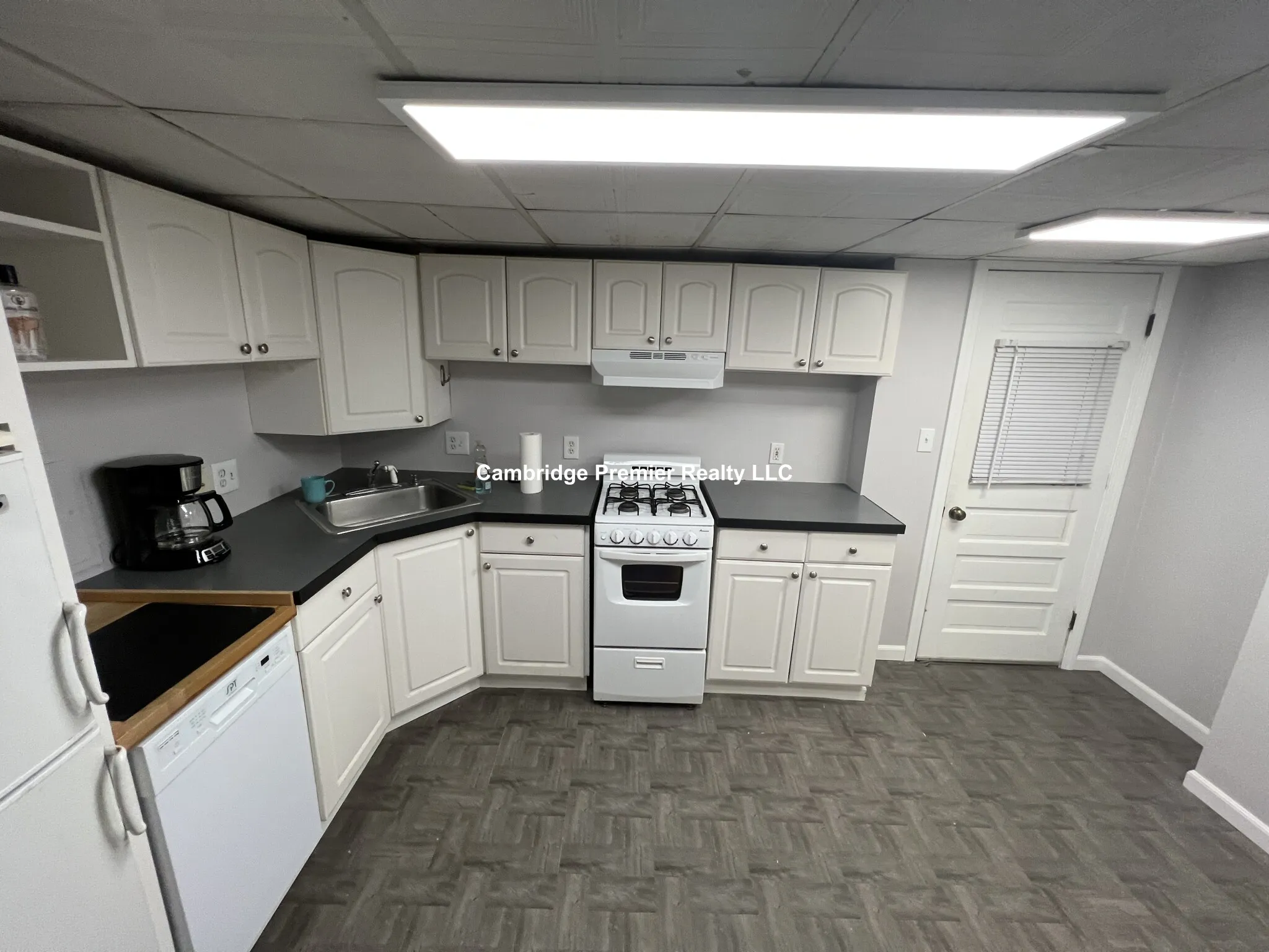 10 Wallace St, Tufts