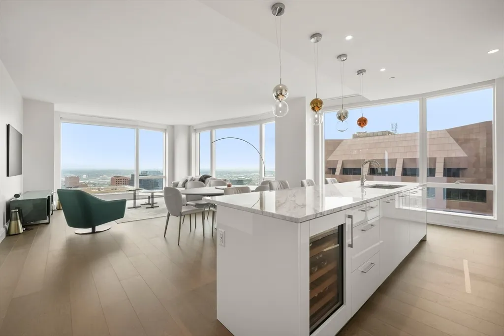 240 Devonshire St, Downtown