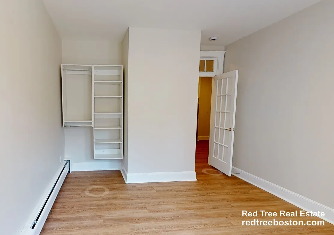 833 Beacon St, Fenway