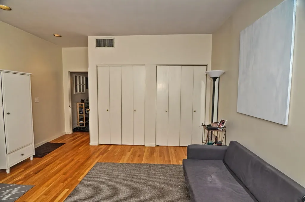 327 Commonwealth Ave, Back Bay