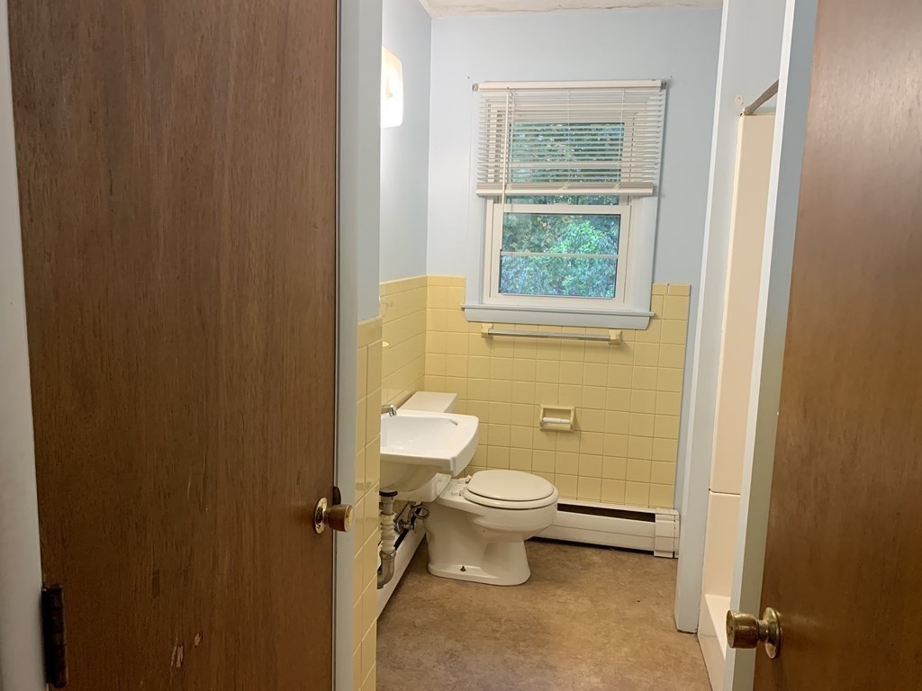 8 Tower Ter, Wareham