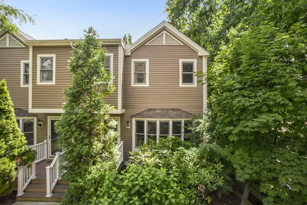 1 Angela Ln, Watertown