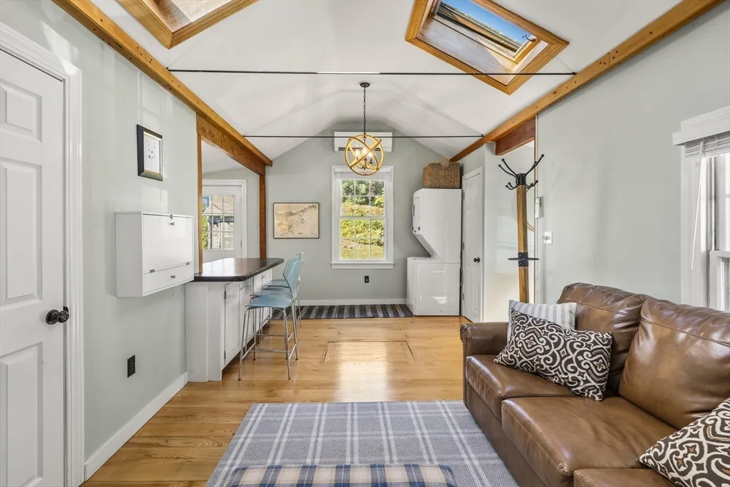 9 Gingerbread Hill, Marblehead