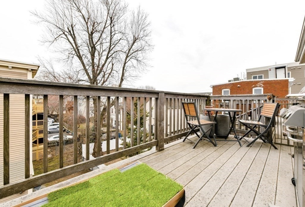 137-139 D St, South Boston