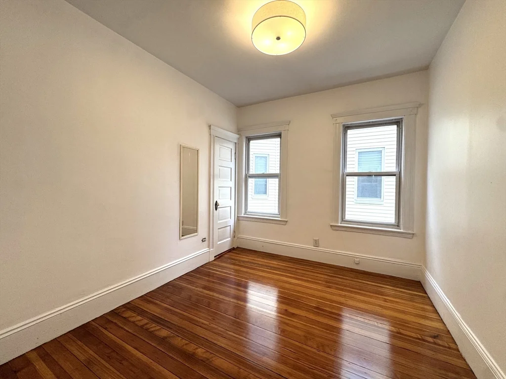 67 Washburn Ave, North Cambridge