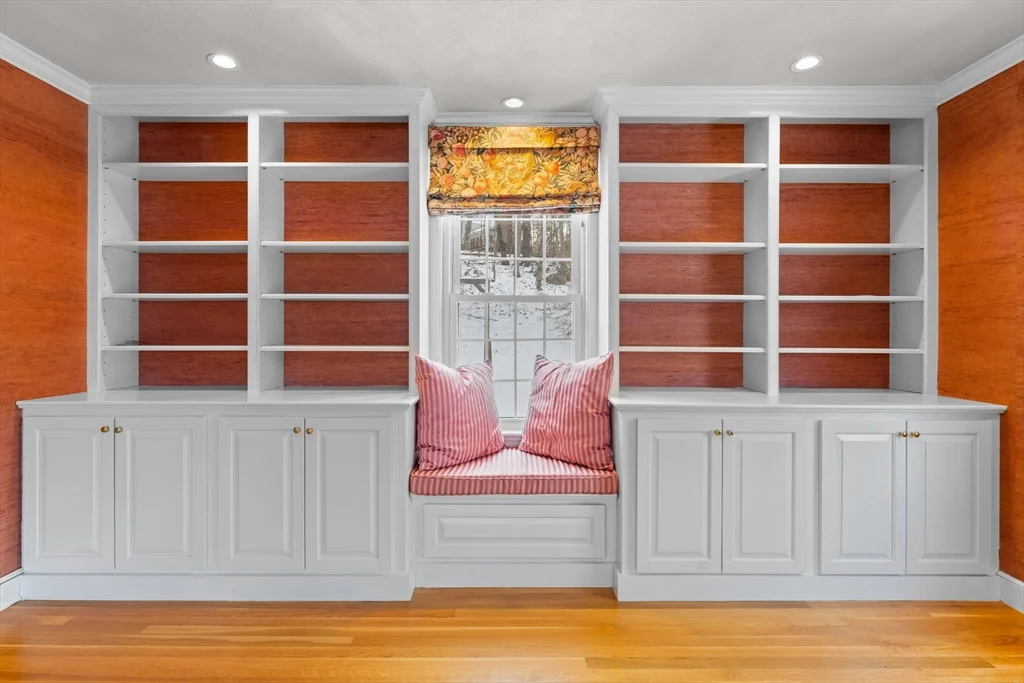 26 Cedar Hill Rd, Dover