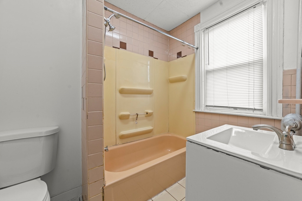 88 Florence St, Everett