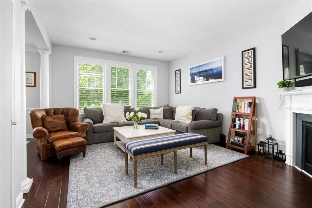 115 Halsted Dr, Hingham