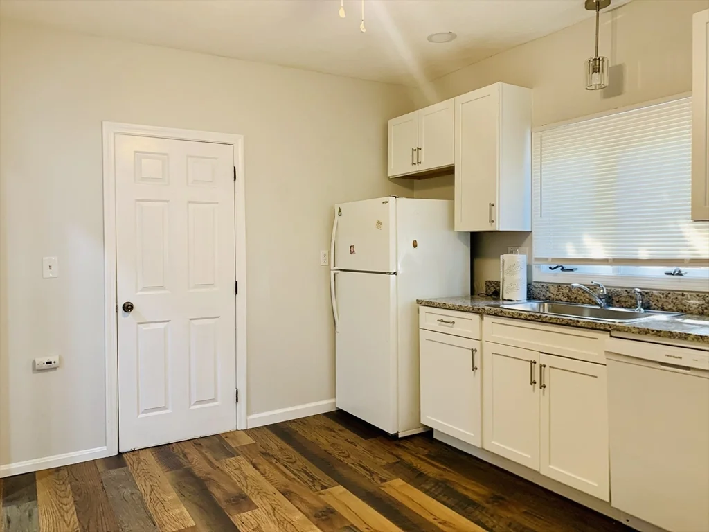 400 Charles, Edgeworth