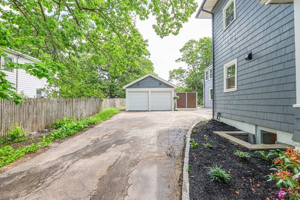 52 Maple St, Hyde Park