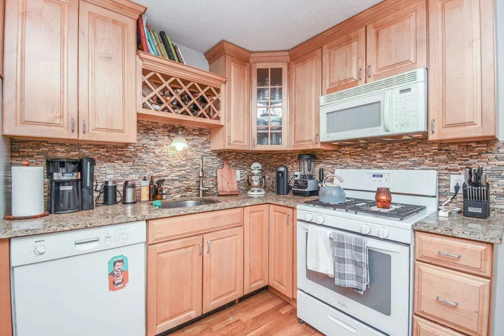 99 Bartlett St, Charlestown