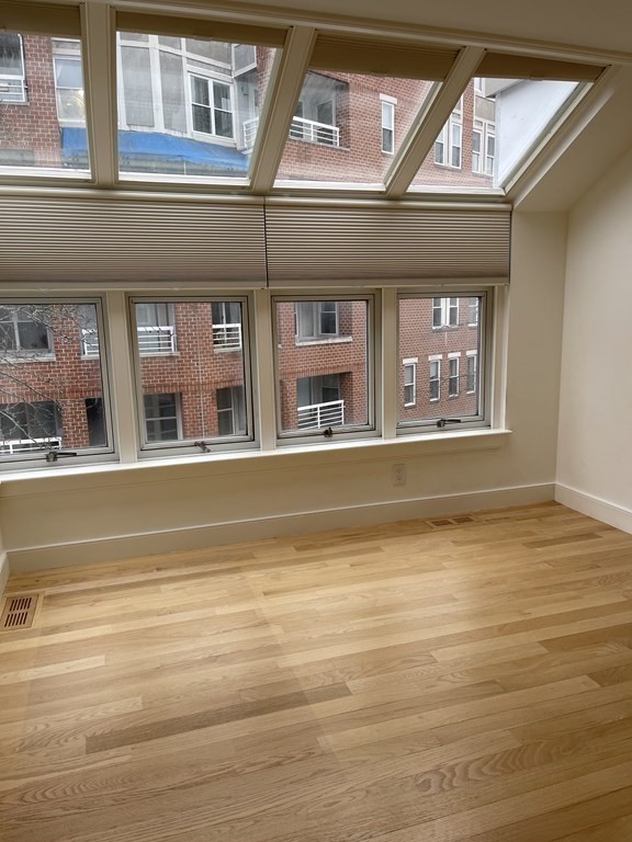 284 Sidney St, Cambridgeport