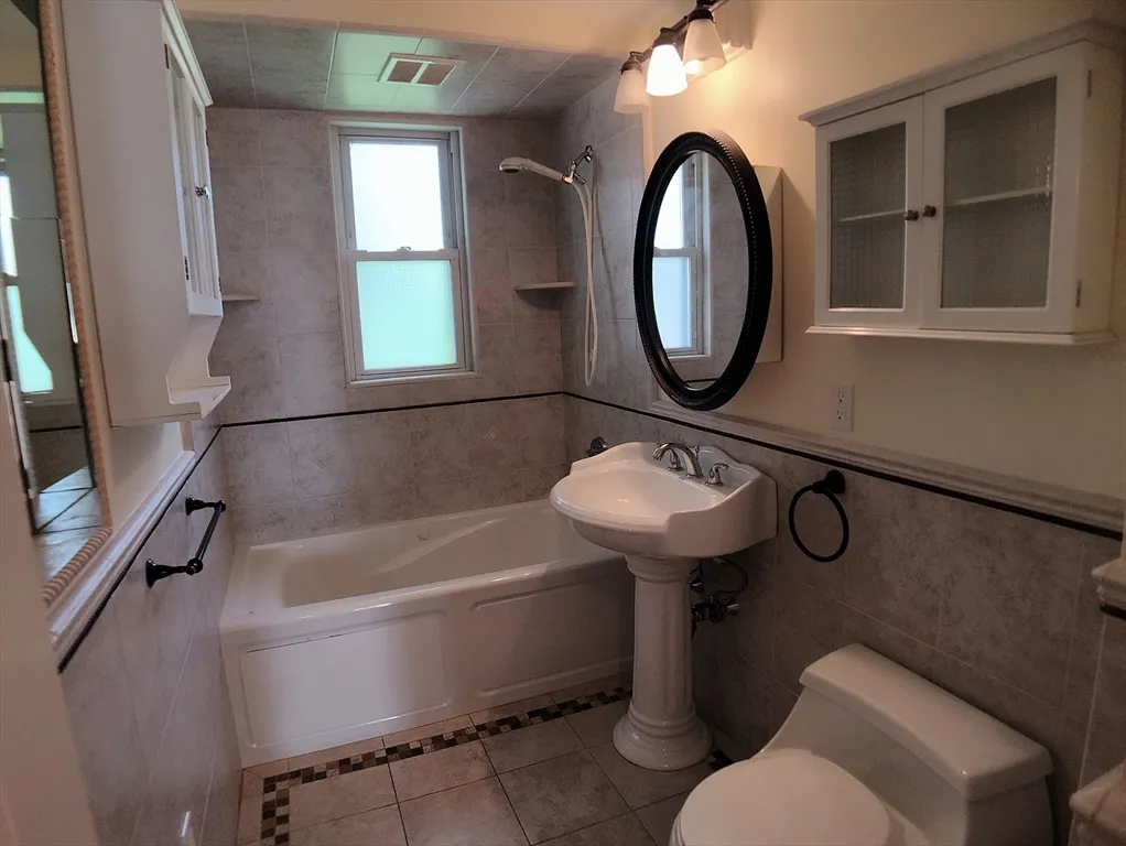 31 Gilbert Rd, Belmont