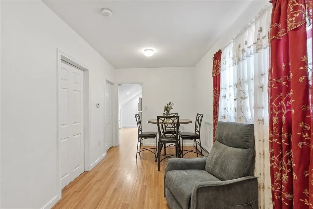 42 Perry Ave, Lawrence