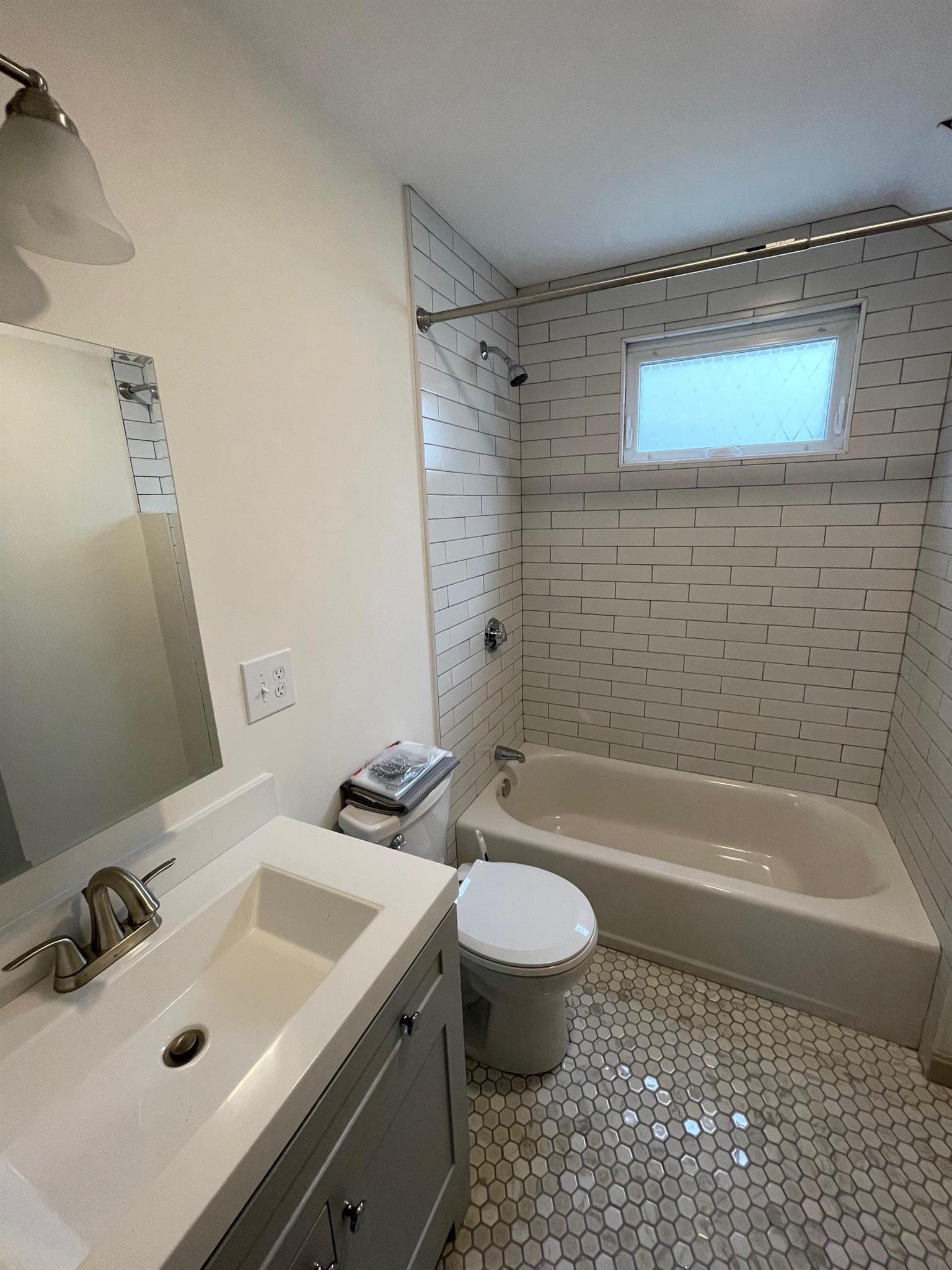 11 Benton Rd, South Medford