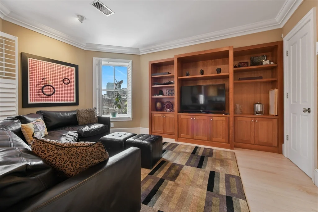 294 Commonwealth Ave, Back Bay