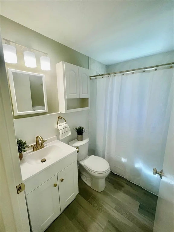 16 Erick Rd, Mansfield