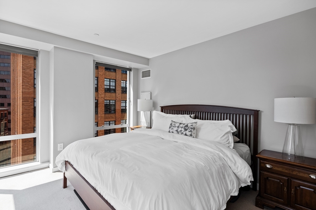 80 Broad St, Downtown