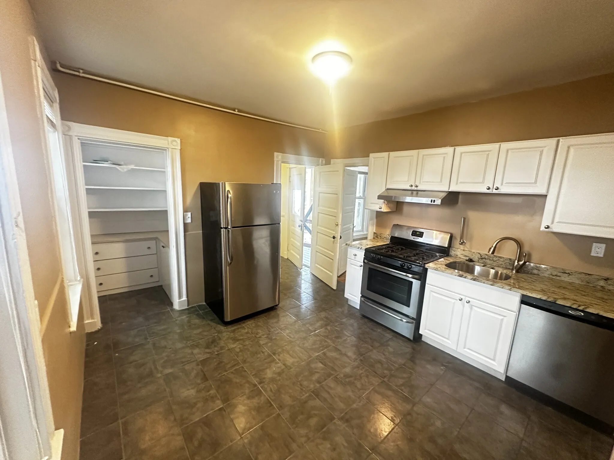 42 Calvin St, Ward Two