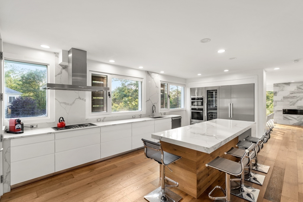 30 Whipple Rd, Lexington