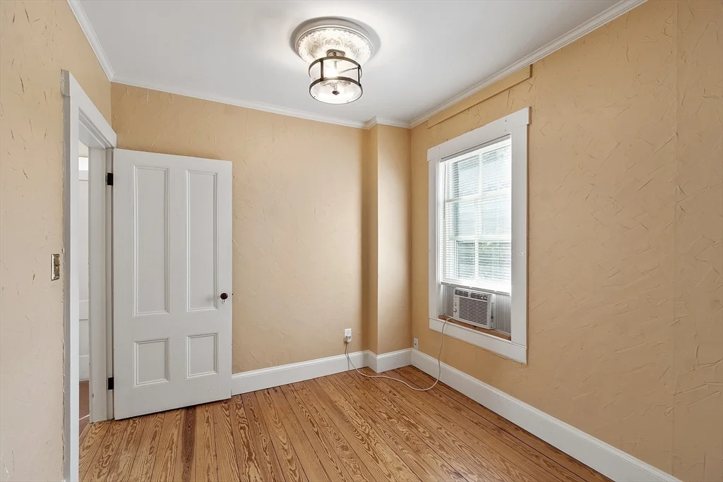 29 River Rd, Pepperell