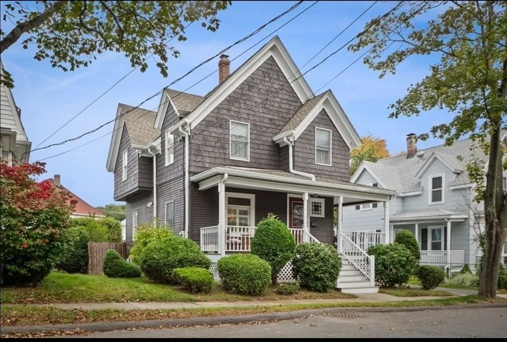 12 Endicott St, Saugus