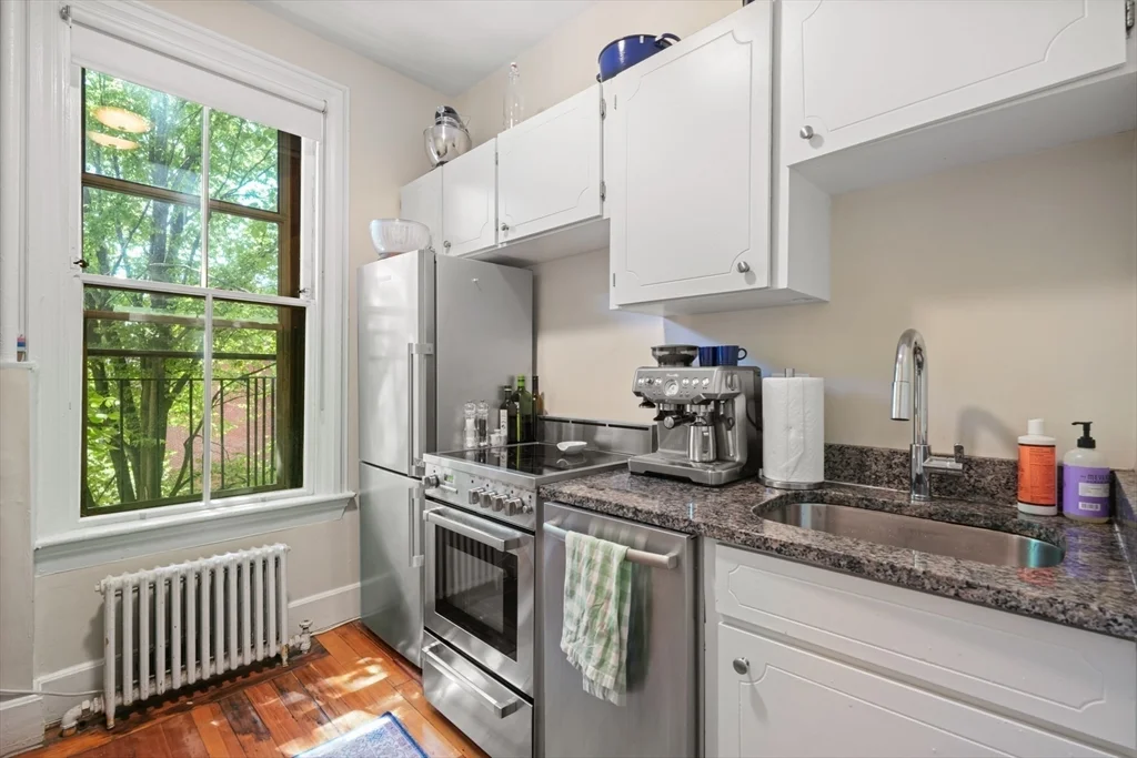 14 Gloucester St, Back Bay