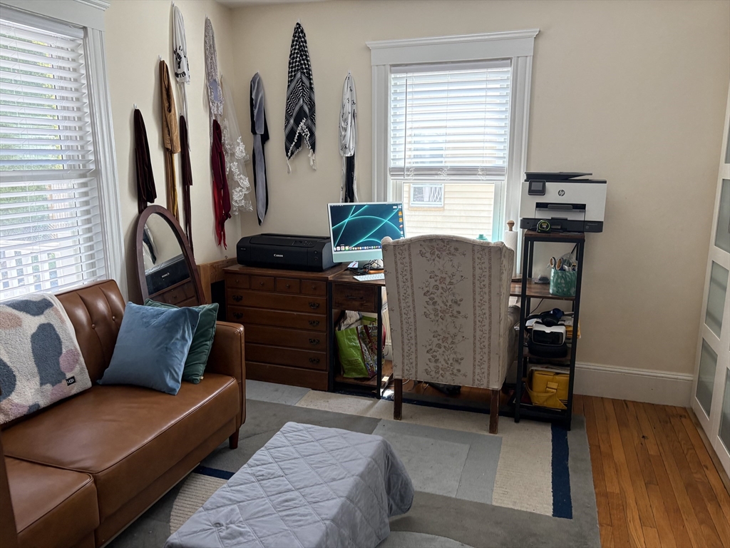 27 Knoll St, Roslindale