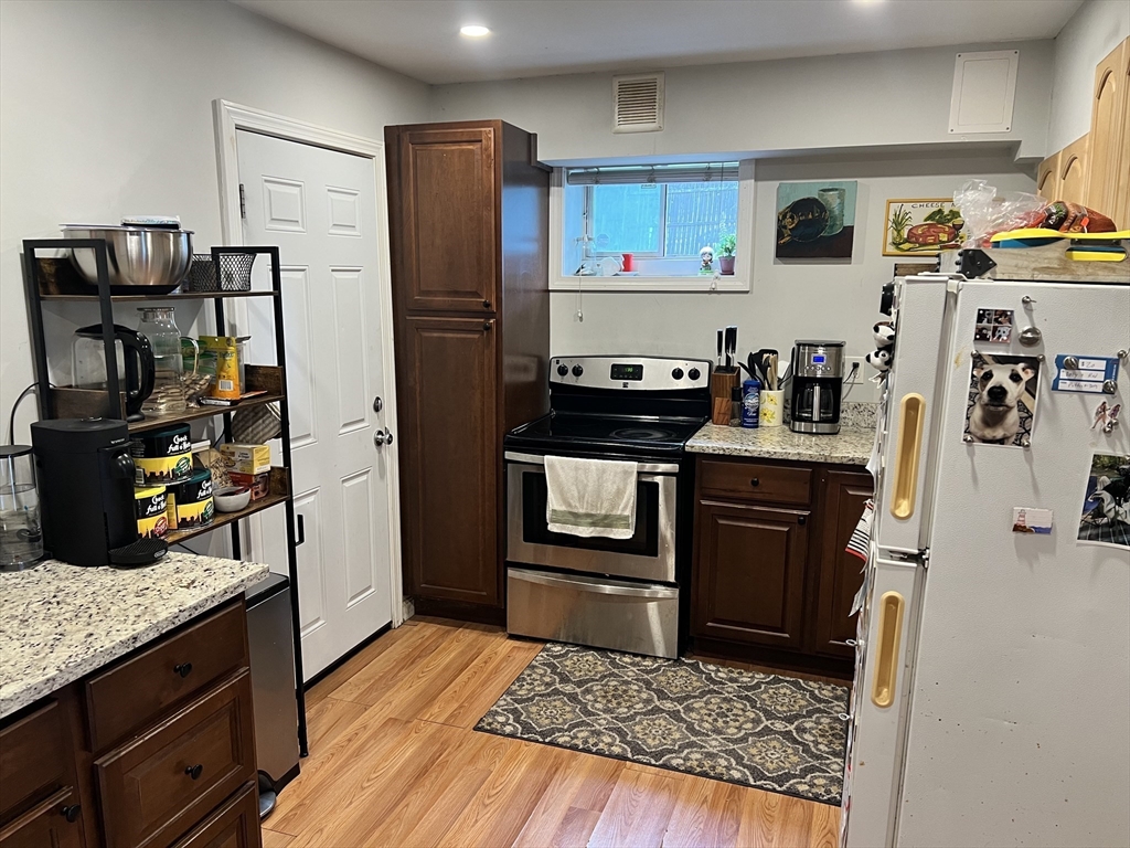 3 Allen Rd, Oak Square