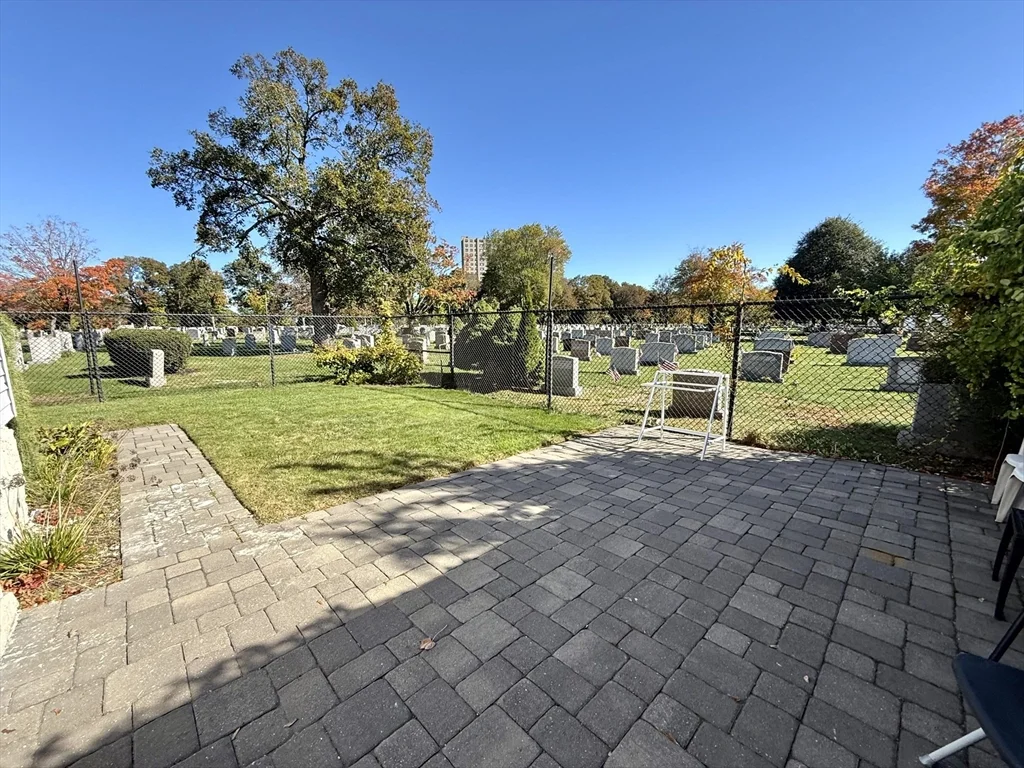 89 Grove St, Belmont