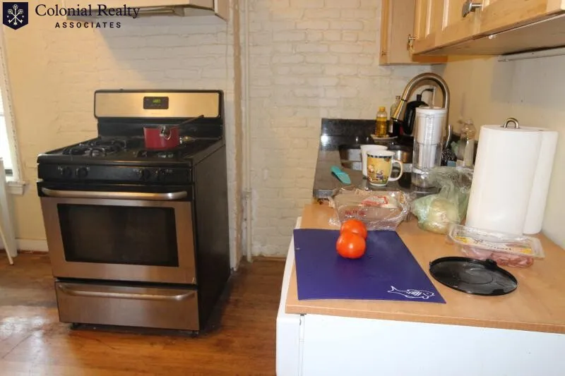 86 Hammond St, Roxbury