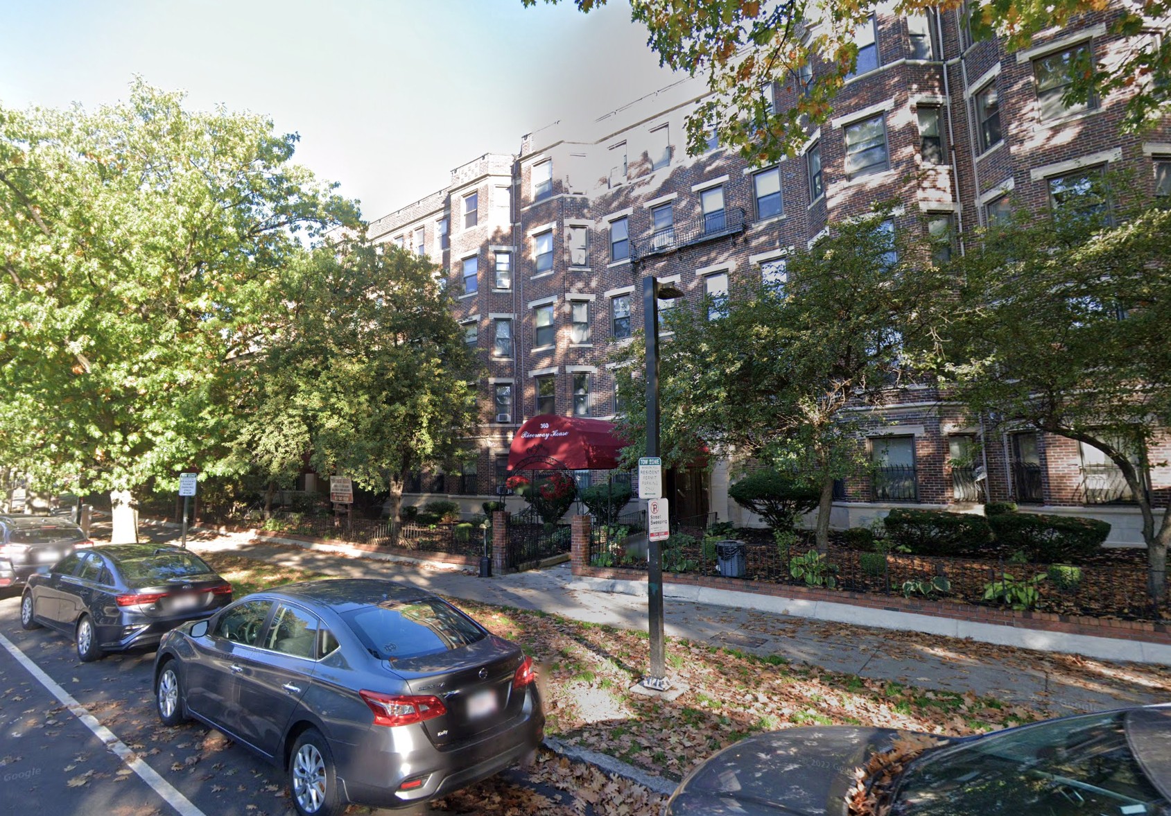 360 Riverway, Mission Hill