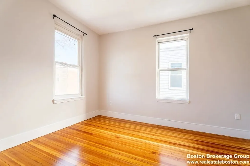 33 Edison Green St, Dorchester