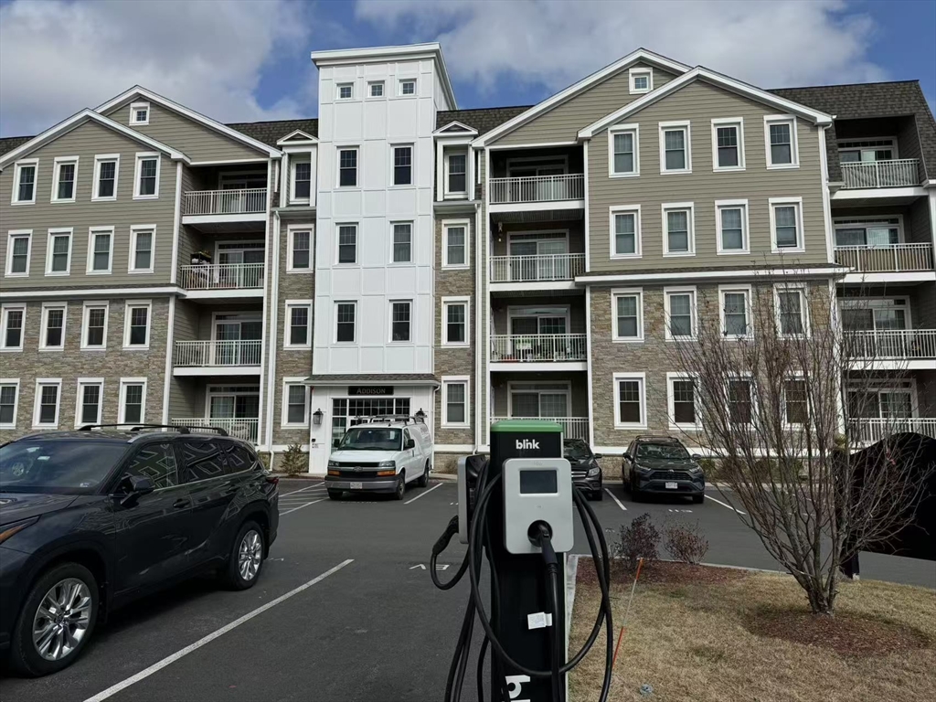 320 Middlesex Ave, Medford