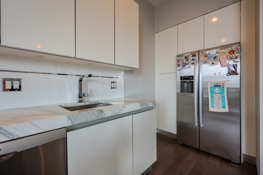 537 E 1st, South Boston