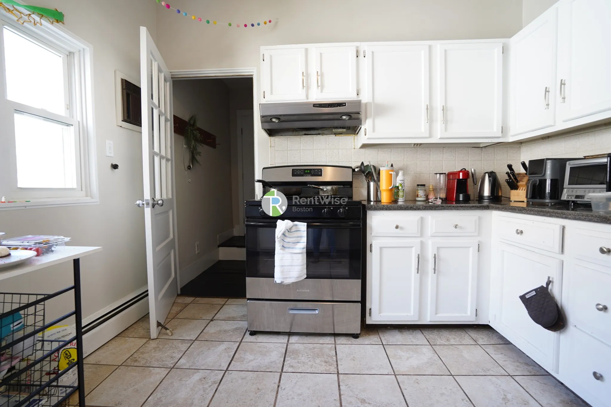 27 Emery St, Medford