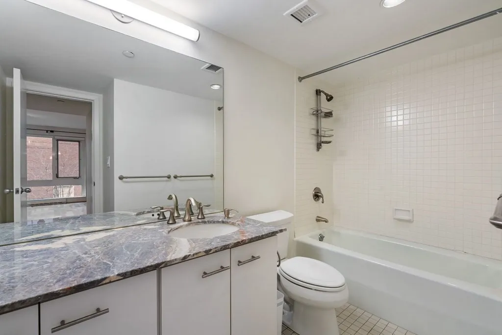 975 Memorial Dr, Harvard Square