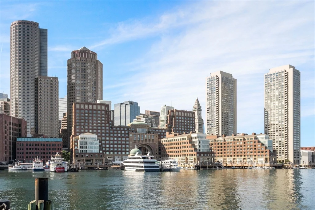 85 E India Row, Waterfront