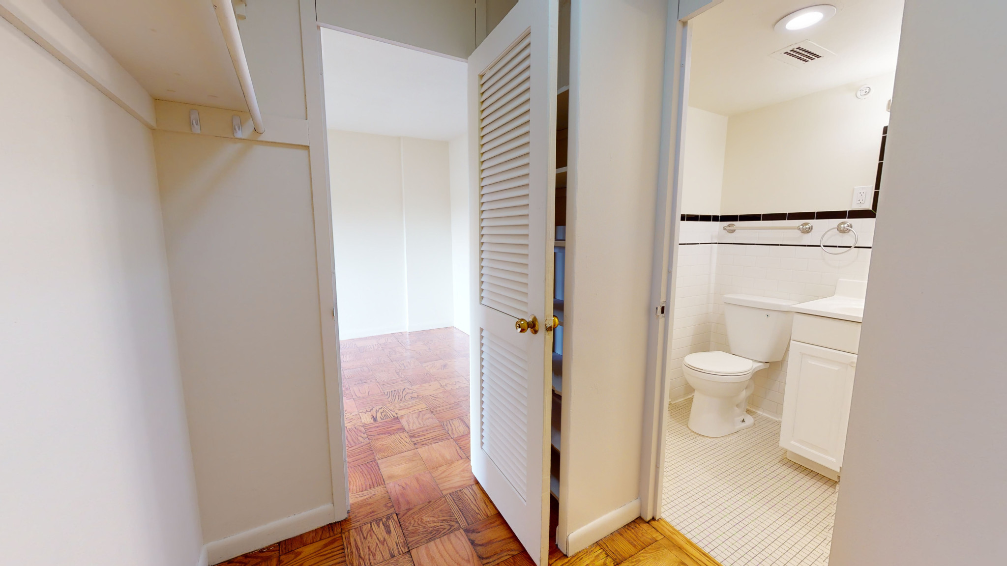 101 Monmouth St, Longwood