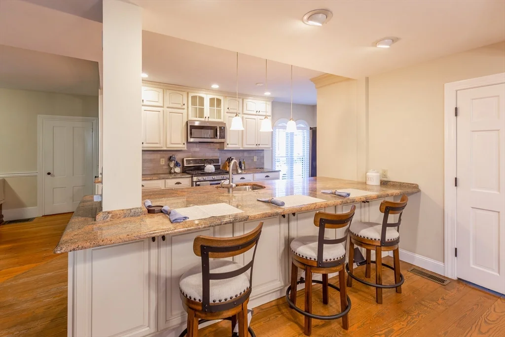 44 Russell St, Downtown