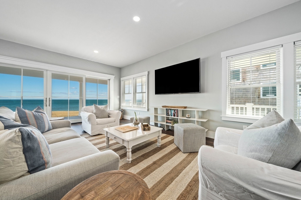 61 Gurnet Rd, Duxbury