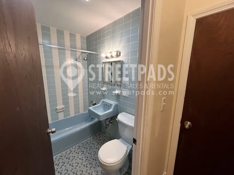 2018 Commonwealth Ave, Brighton