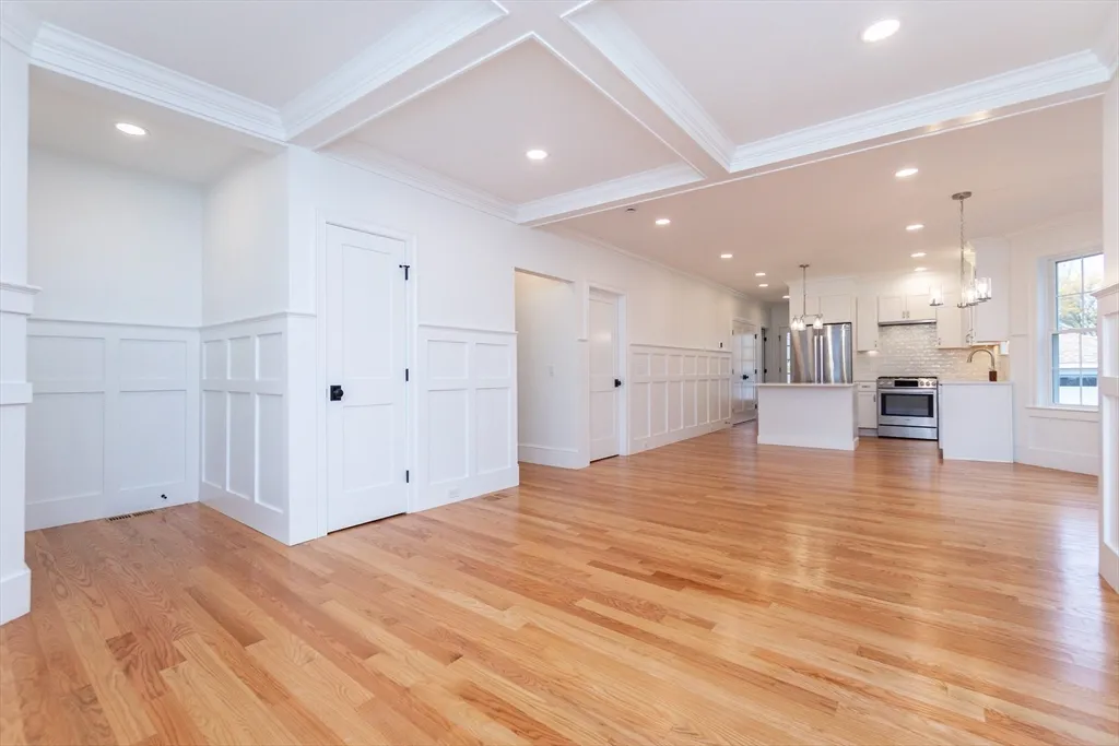 20 Sheridan Ave, Medford