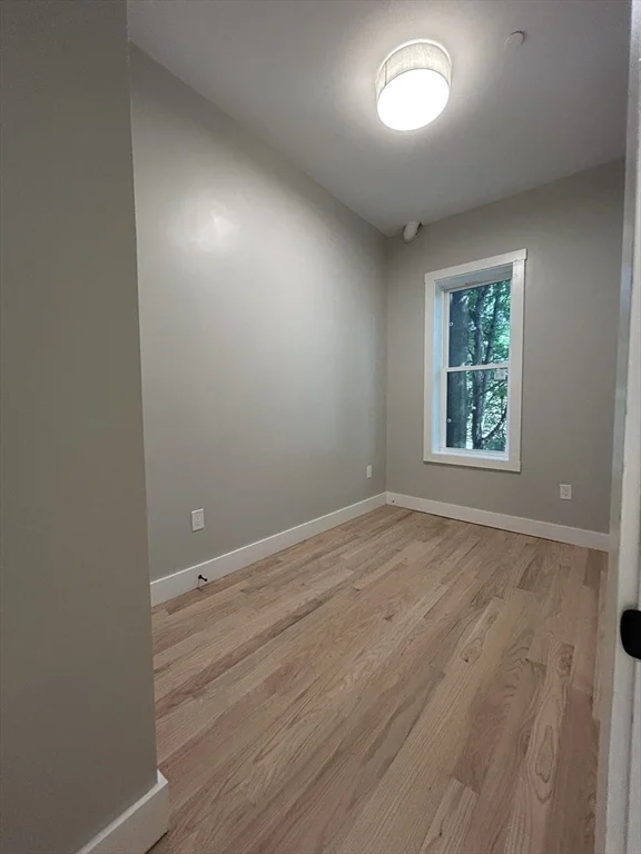 35 Delle Ave, Mission Hill