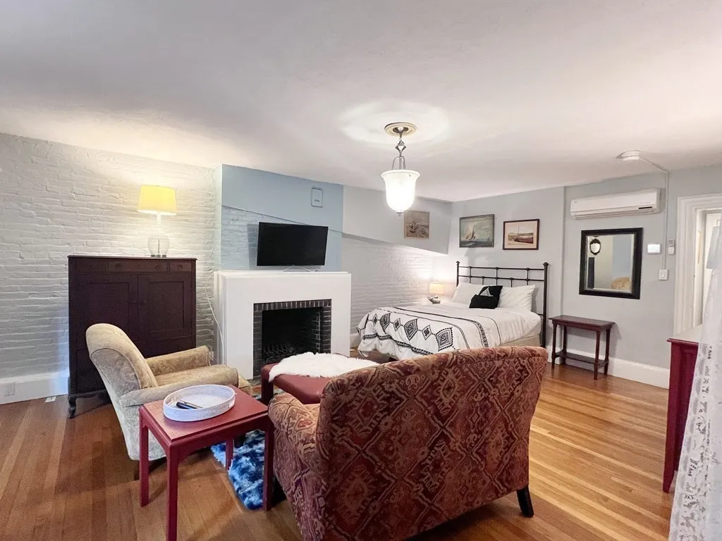 86 Commonwealth Ave, Back Bay