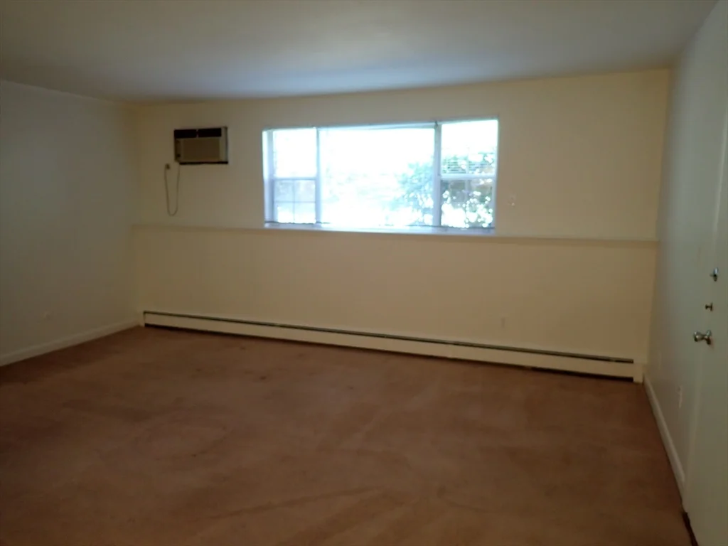 51 Jacqueline Rd, Waltham